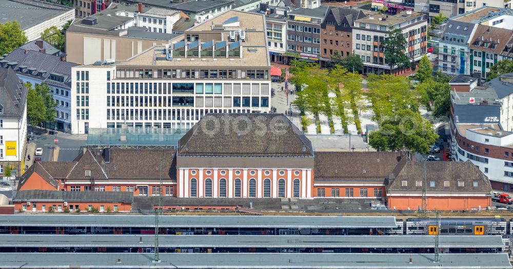 Aerial photograph Hamm - Track progress and building of the main station of the railway and Platz der Deutschen Einheit on place Willy-Brandt-Platz in Hamm at Ruhrgebiet in the state North Rhine-Westphalia, Germany