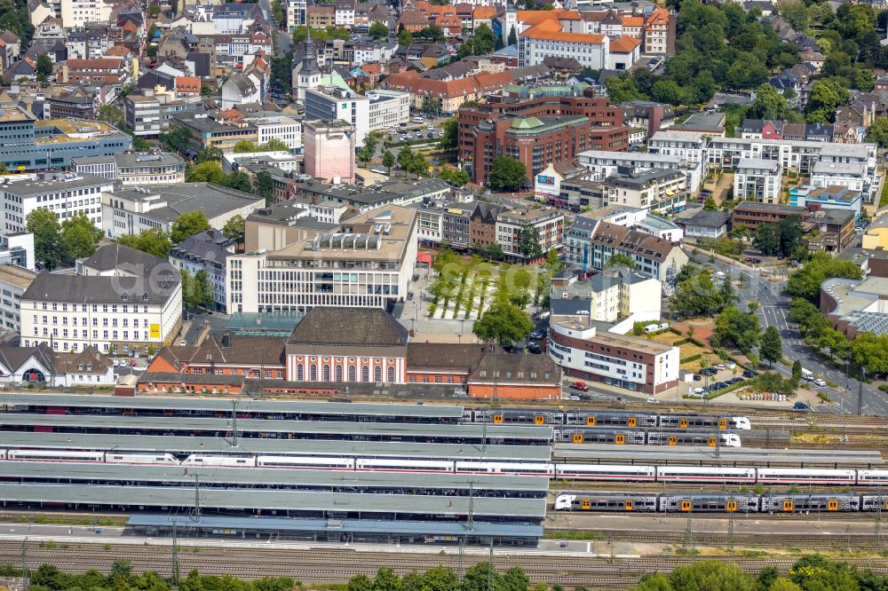 Aerial photograph Hamm - Track progress and building of the main station of the railway and Platz der Deutschen Einheit on place Willy-Brandt-Platz in Hamm at Ruhrgebiet in the state North Rhine-Westphalia, Germany