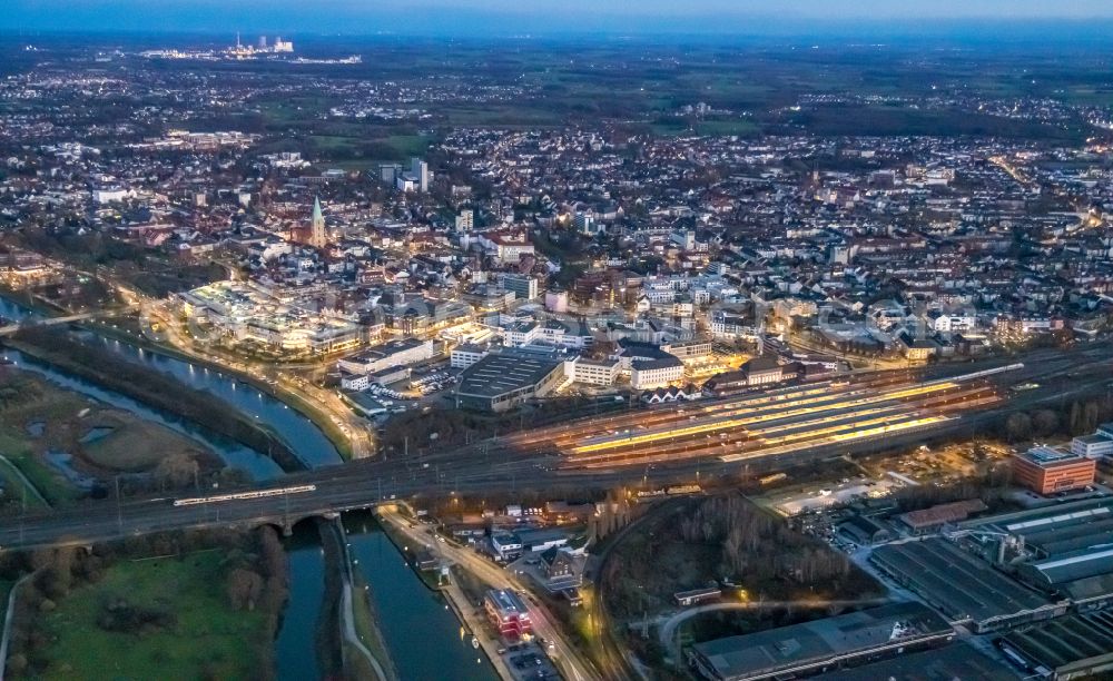 Aerial photograph Hamm - Building of the main train station of Deutsche Bahn on Willy-Brandt-Platz in Hamm in the Ruhr area in the state of North Rhine-Westphalia, Germany