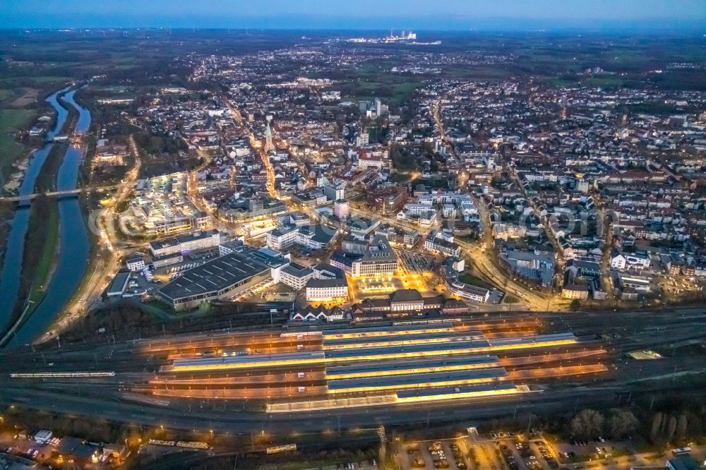 Hamm from the bird's eye view: Building of the main train station of Deutsche Bahn on Willy-Brandt-Platz in Hamm in the Ruhr area in the state of North Rhine-Westphalia, Germany