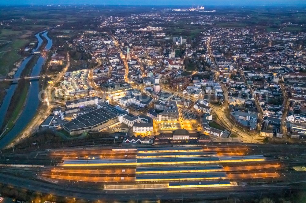 Aerial image Hamm - Building of the main train station of Deutsche Bahn on Willy-Brandt-Platz in Hamm in the Ruhr area in the state of North Rhine-Westphalia, Germany