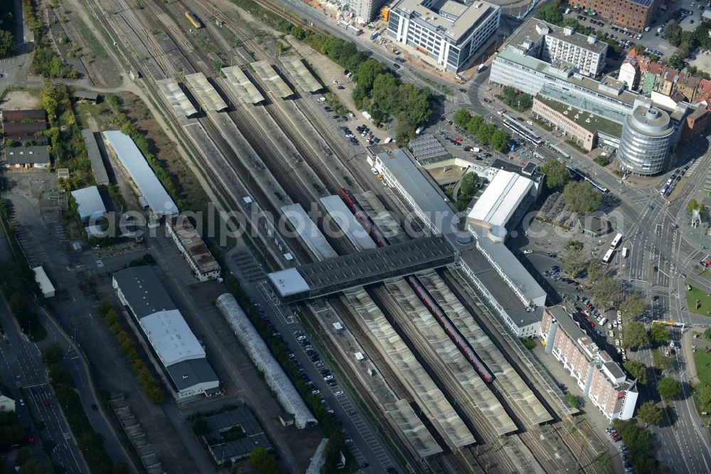 Aerial image Heidelberg - Track progress and building of the main station of the railway in Heidelberg in the state Baden-Wuerttemberg