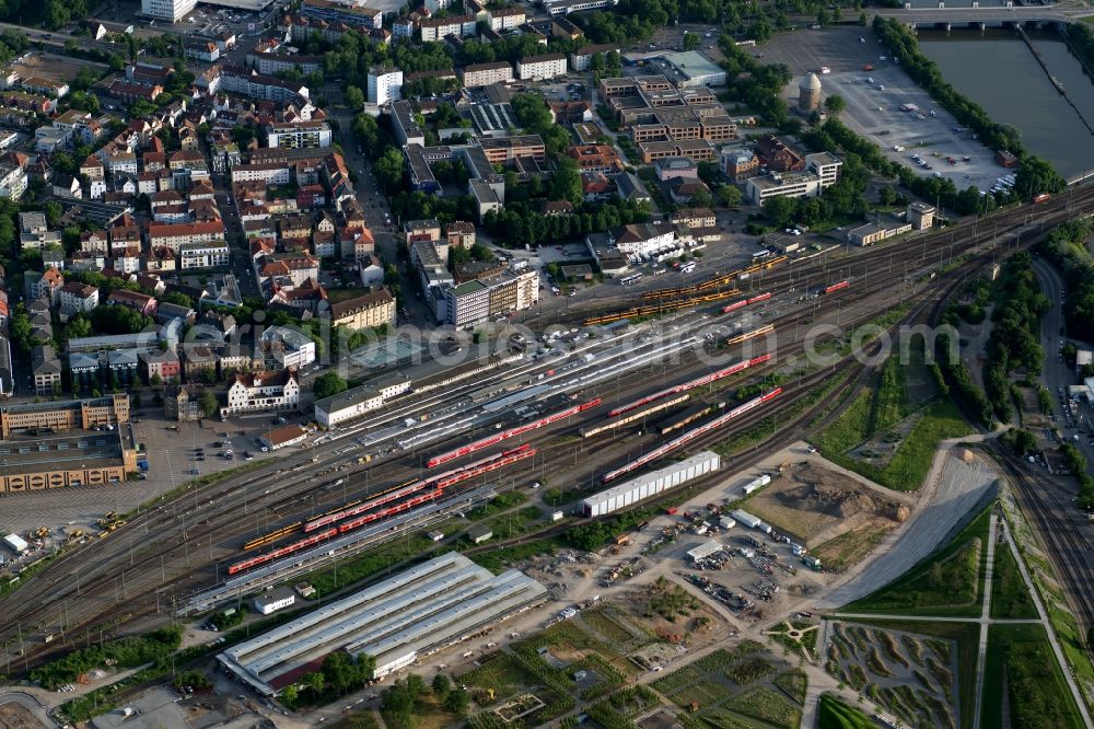 Aerial photograph Heilbronn - Track progress and building of the main station of the railway in Heilbronn in the state Baden-Wurttemberg, Germany