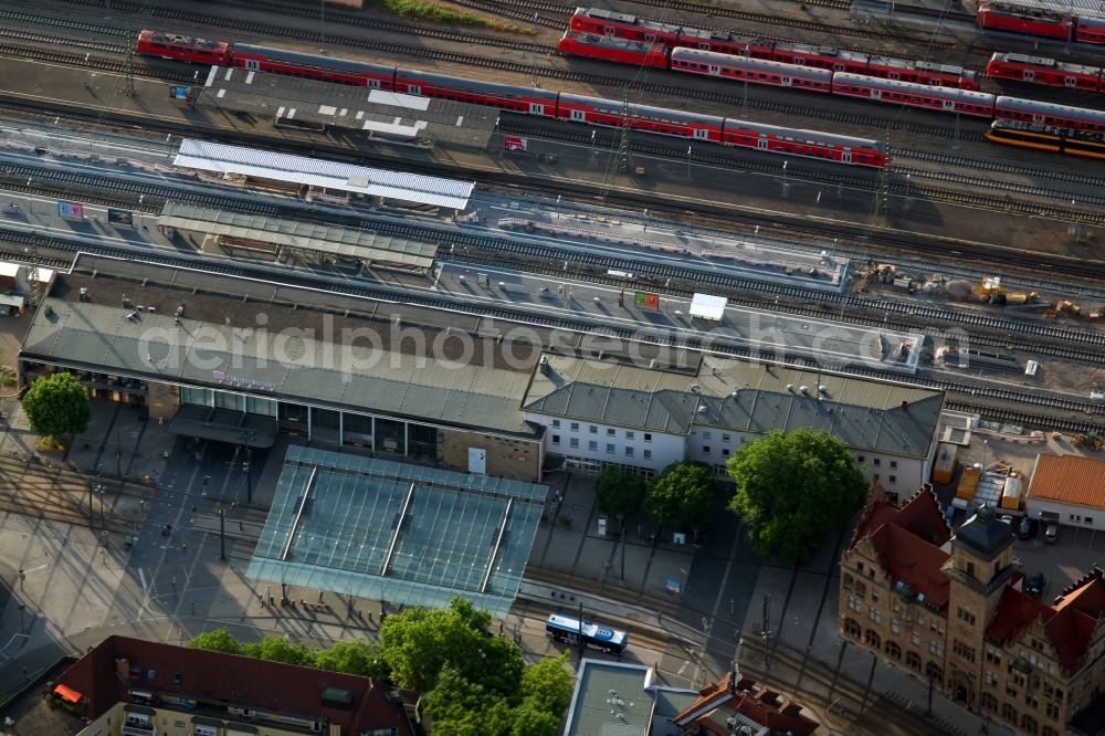 Heilbronn from the bird's eye view: Track progress and building of the main station of the railway in Heilbronn in the state Baden-Wurttemberg, Germany