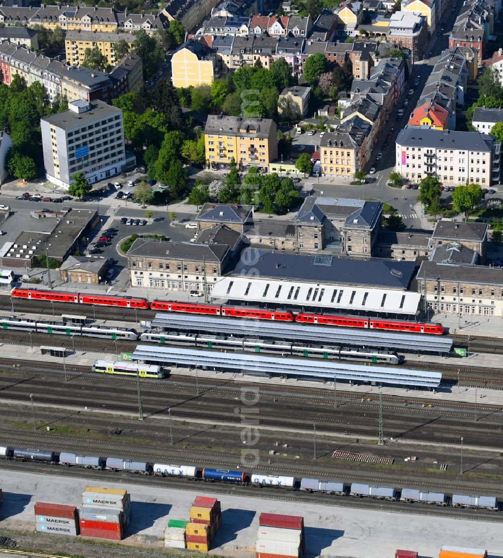 Aerial image Hof - Track progress and building of the main station of the railway in Hof in the state Bavaria, Germany