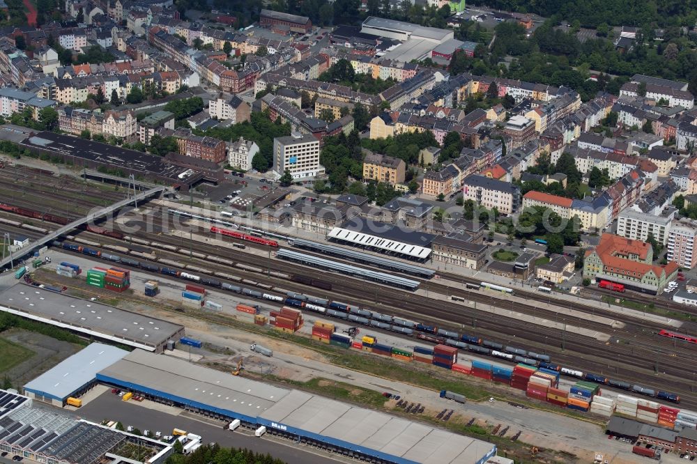 Hof from the bird's eye view: Track progress and building of the main station of the railway in Hof in the state Bavaria, Germany