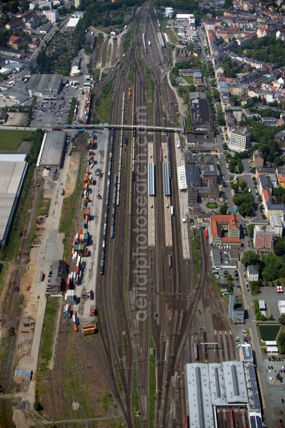 Aerial image Hof - Track progress and building of the main station of the railway in Hof in the state Bavaria, Germany