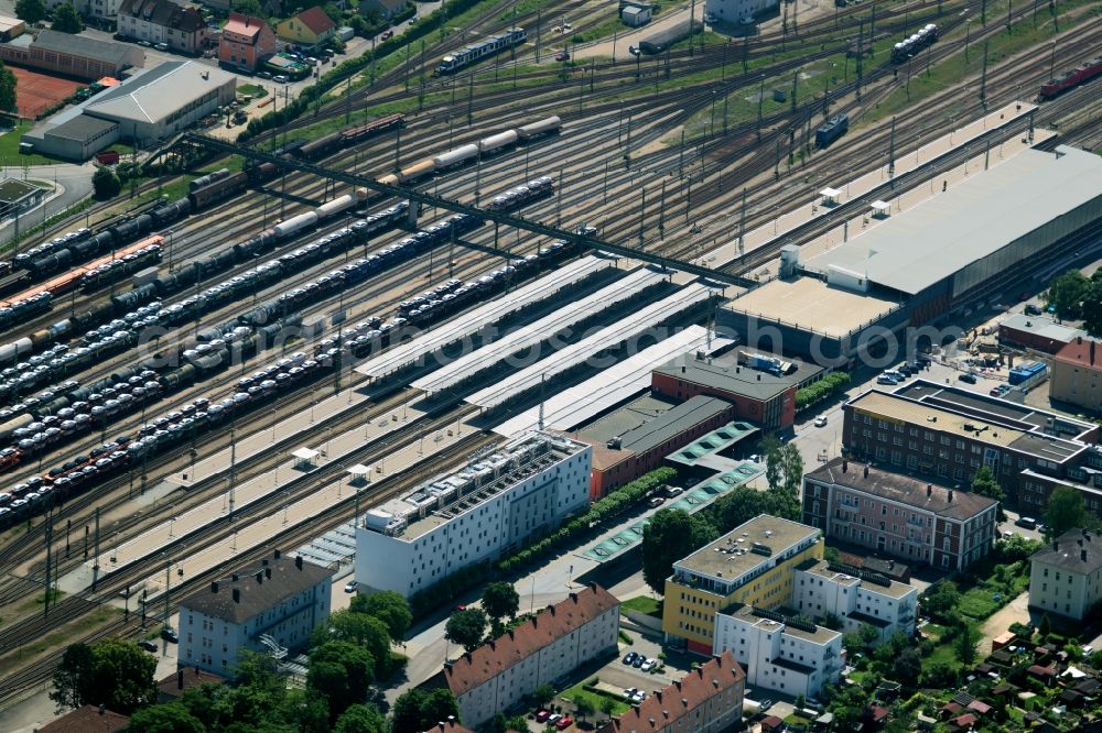 Aerial photograph Ingolstadt - Track progress and building of the main station of the railway in Ingolstadt in the state Bavaria, Germany