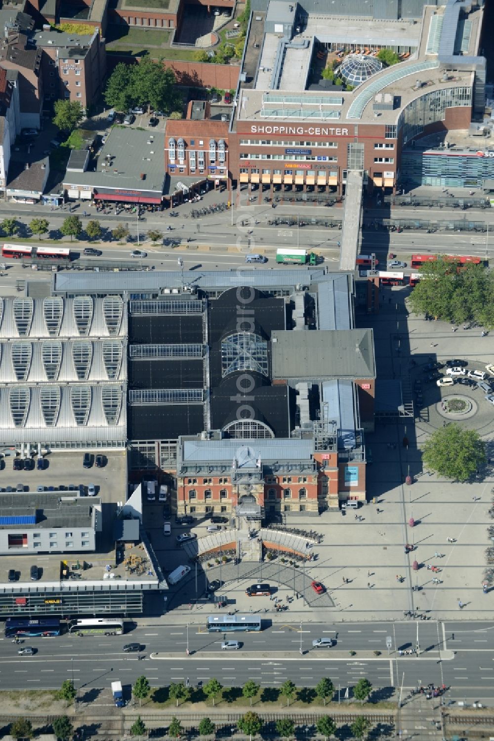 Kiel from above - Track progress and building of the main station of the railway in Kiel in the state Schleswig-Holstein