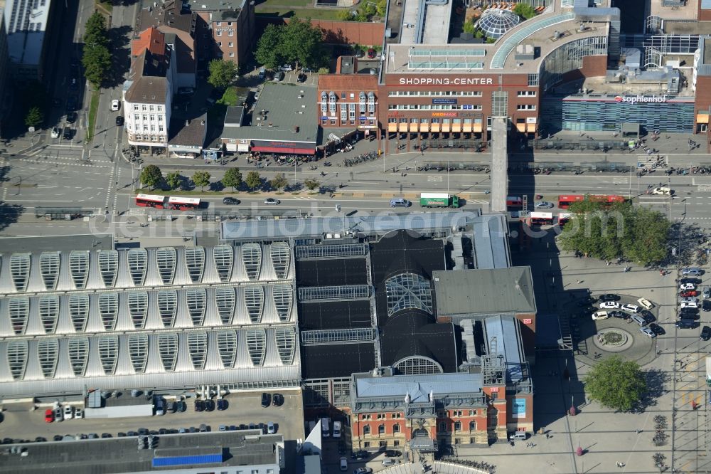 Aerial image Kiel - Track progress and building of the main station of the railway in Kiel in the state Schleswig-Holstein