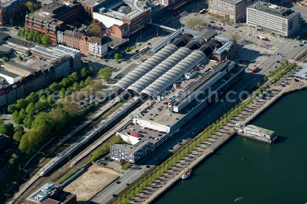 Kiel from above - Track progress and building of the main station of the railway in Kiel in the state Schleswig-Holstein, Germany