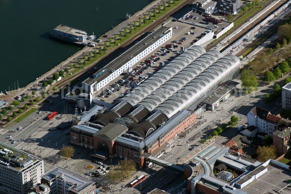 Kiel from the bird's eye view: Track progress and building of the main station of the railway in Kiel in the state Schleswig-Holstein, Germany