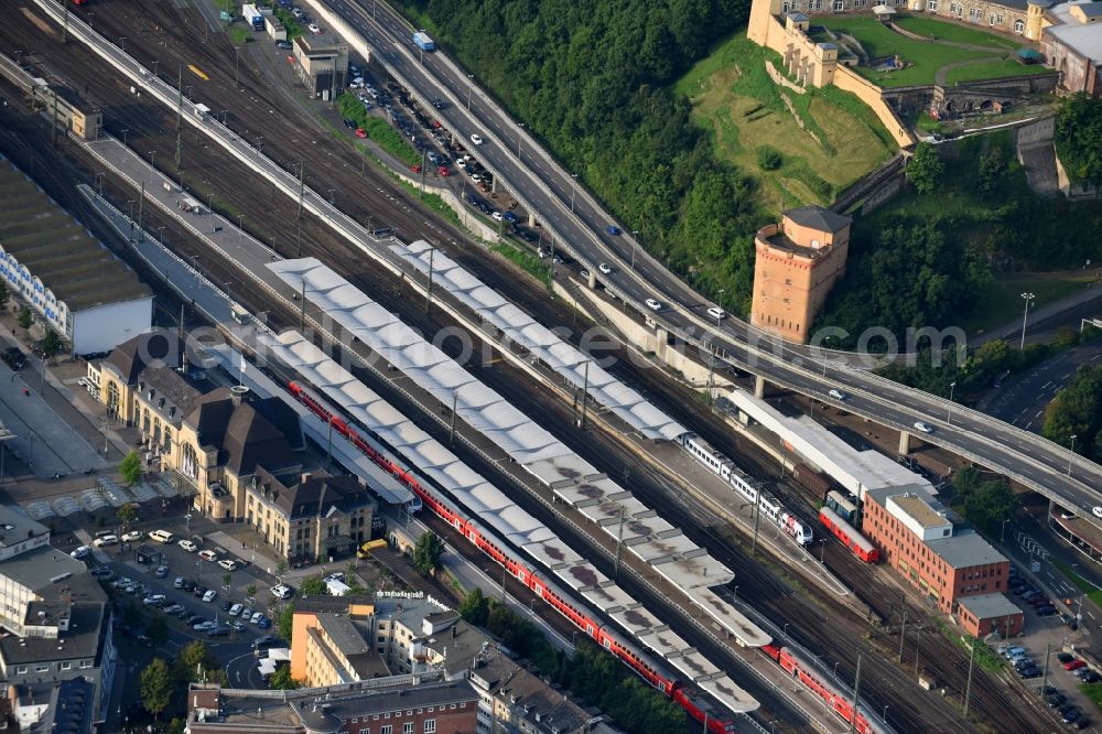 Koblenz from the bird's eye view: Track progress and building of the main station of the railway in Koblenz in the state Rhineland-Palatinate, Germany