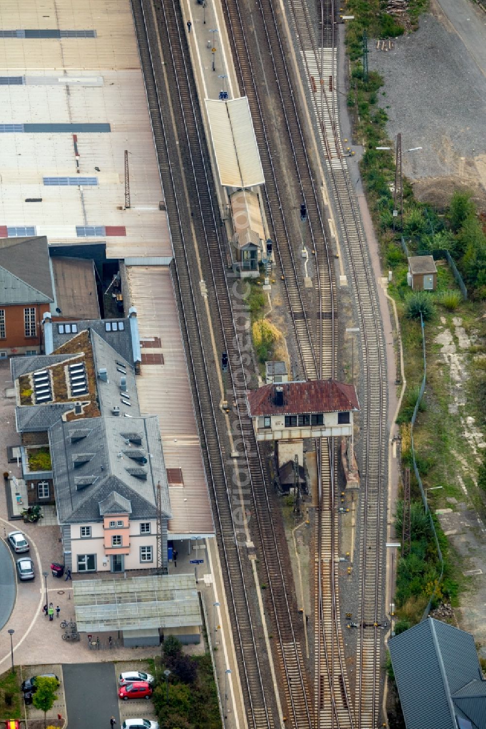 Aerial photograph Kreuztal - Track progress and building of the main station of the railway in Kreuztal in the state North Rhine-Westphalia, Germany