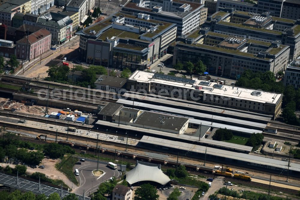 Magdeburg from the bird's eye view: Track progress and building of the main station of the railway in Magdeburg in the state Saxony-Anhalt