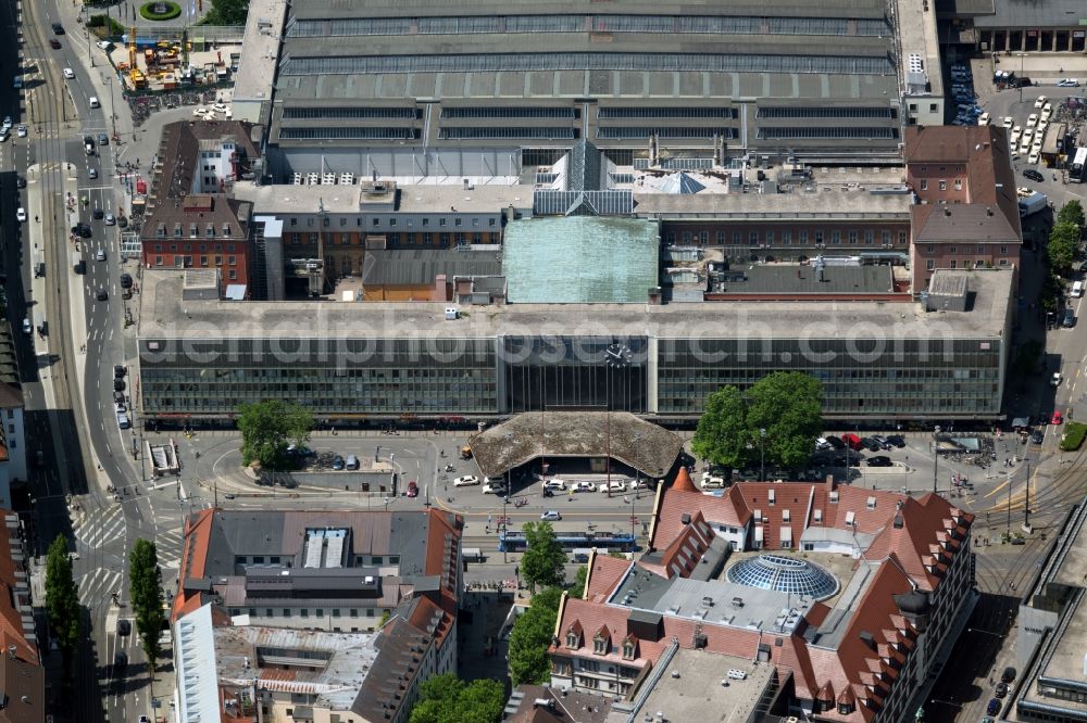 Aerial image München - Track progress and building of the main station of the railway in Munich in the state Bavaria, Germany