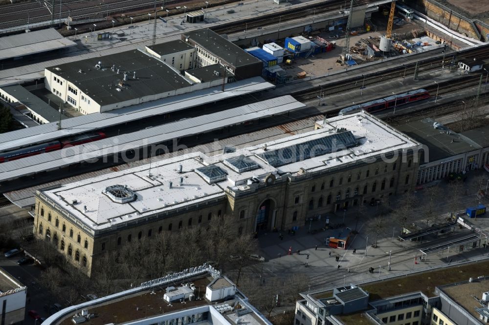 Aerial photograph Magdeburg - Track progress and building of the main station of the railway in the district Altstadt in Magdeburg in the state Saxony-Anhalt