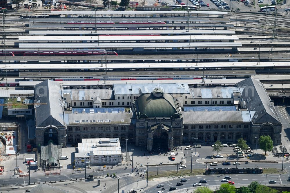 Nürnberg from above - Track progress and building of the main station of the railway in the district Mitte in Nuremberg in the state Bavaria, Germany