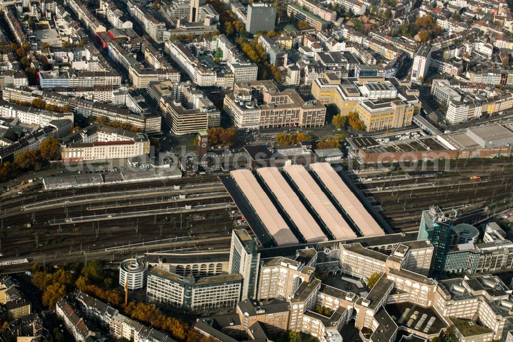 Düsseldorf from above - Track progress and building of the main station of the railway in the district Oberbilk in Duesseldorf in the state North Rhine-Westphalia, Germany