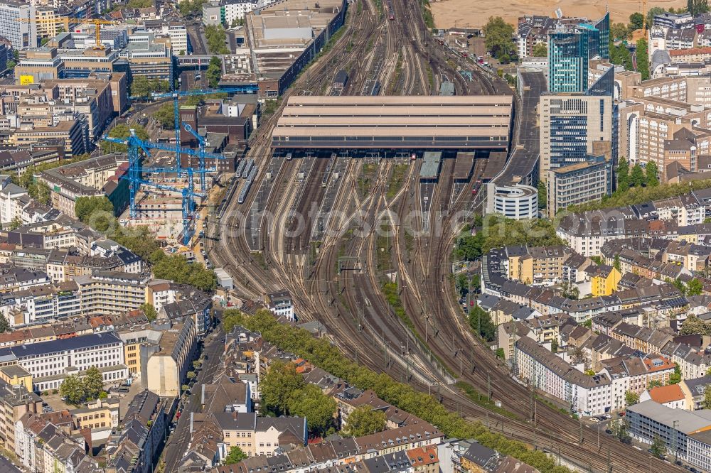 Düsseldorf from above - Track progress and building of the main station of the railway in the district Oberbilk in Duesseldorf in the state North Rhine-Westphalia, Germany