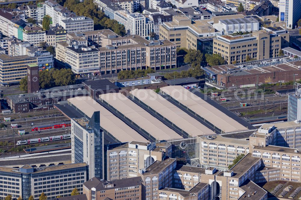 Aerial image Düsseldorf - Track progress and building of the main station of the railway in the district Oberbilk in Duesseldorf at Ruhrgebiet in the state North Rhine-Westphalia, Germany