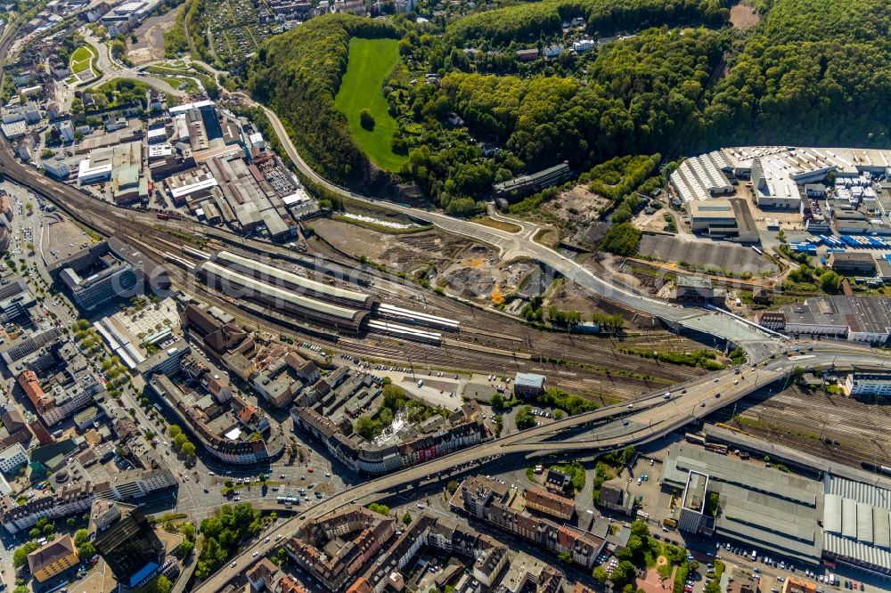 Aerial image Hagen - Track progress and building of the main station of the railway in the district Philippshoehe in Hagen in the state North Rhine-Westphalia, Germany