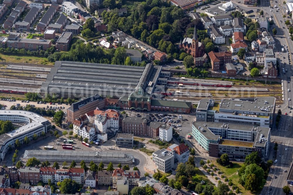 Aerial photograph Lübeck - Main station of the railway in the district Sankt Lorenz Sued in Luebeck in the state Schleswig-Holstein