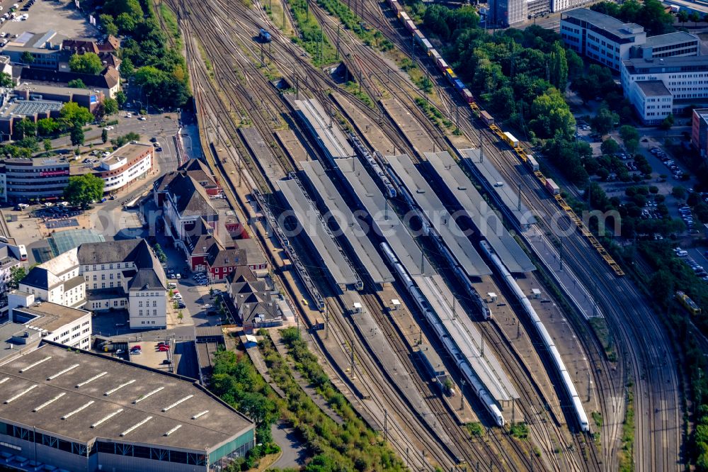 Hamm from above - Track progress and building of the main station of the railway and Platz der Deutschen Einheit in Hamm at Ruhrgebiet in the state North Rhine-Westphalia, Germany