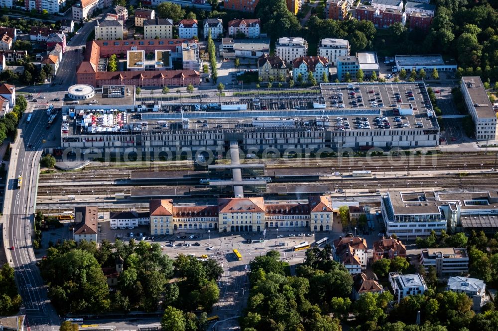 Aerial image Regensburg - Track progress and building of the main station of the railway in the district Galgenberg in Regensburg in the state Bavaria, Germany