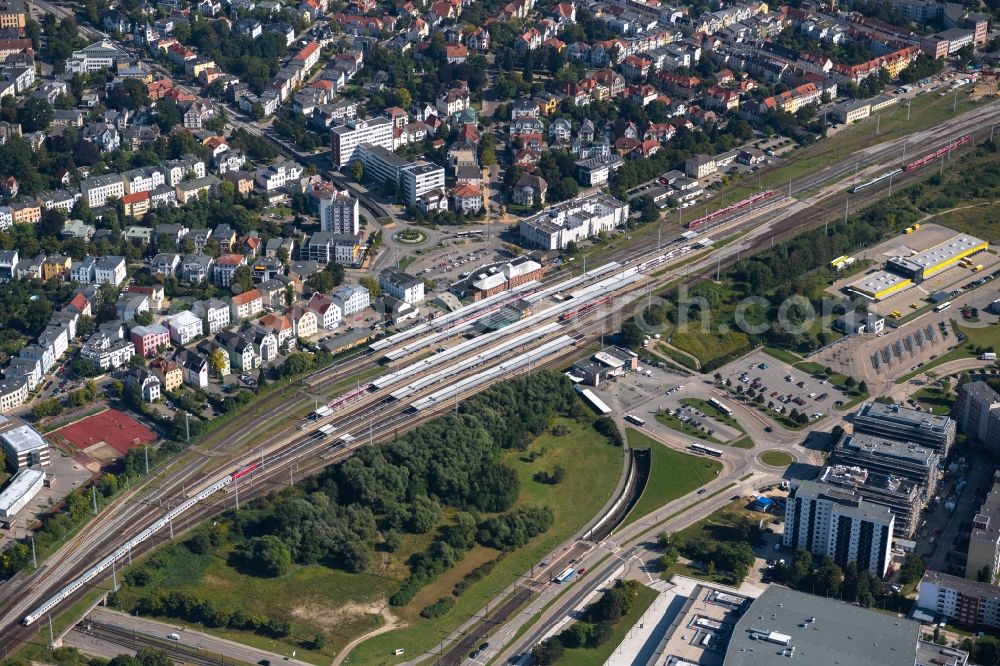 Aerial image Rostock - Track progress and building of the main station of the railway in Rostock in the state , Germany