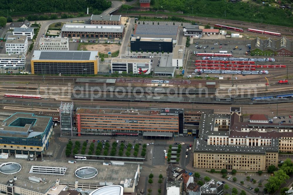 Aerial photograph Saarbrücken - track progress and building of the main station of the railway in Saarbruecken in the state Saarland, Germany