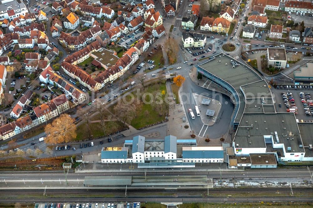 Aerial photograph Soest - Track progress and building of the main station of the railway in Soest in the state North Rhine-Westphalia, Germany