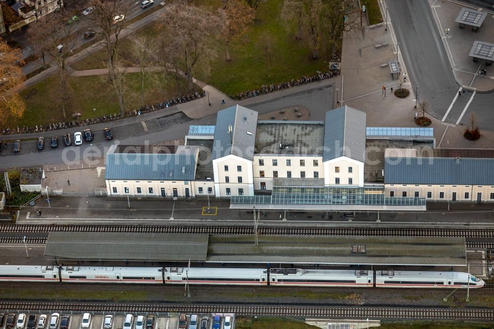 Aerial photograph Soest - Track progress and building of the main station of the railway in Soest in the state North Rhine-Westphalia, Germany