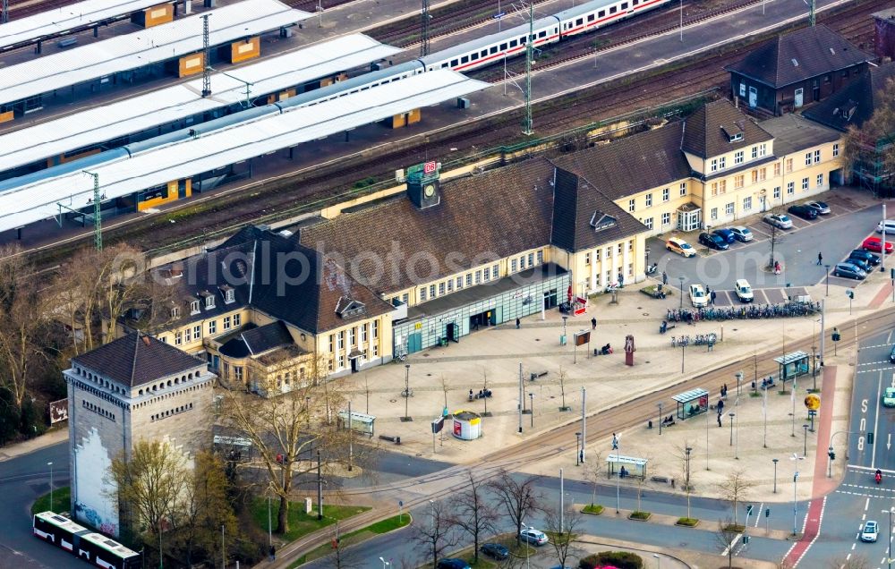 Aerial image Wanne-Eickel - Track progress and building of the main station of the railway in Wanne-Eickel in the state North Rhine-Westphalia, Germany