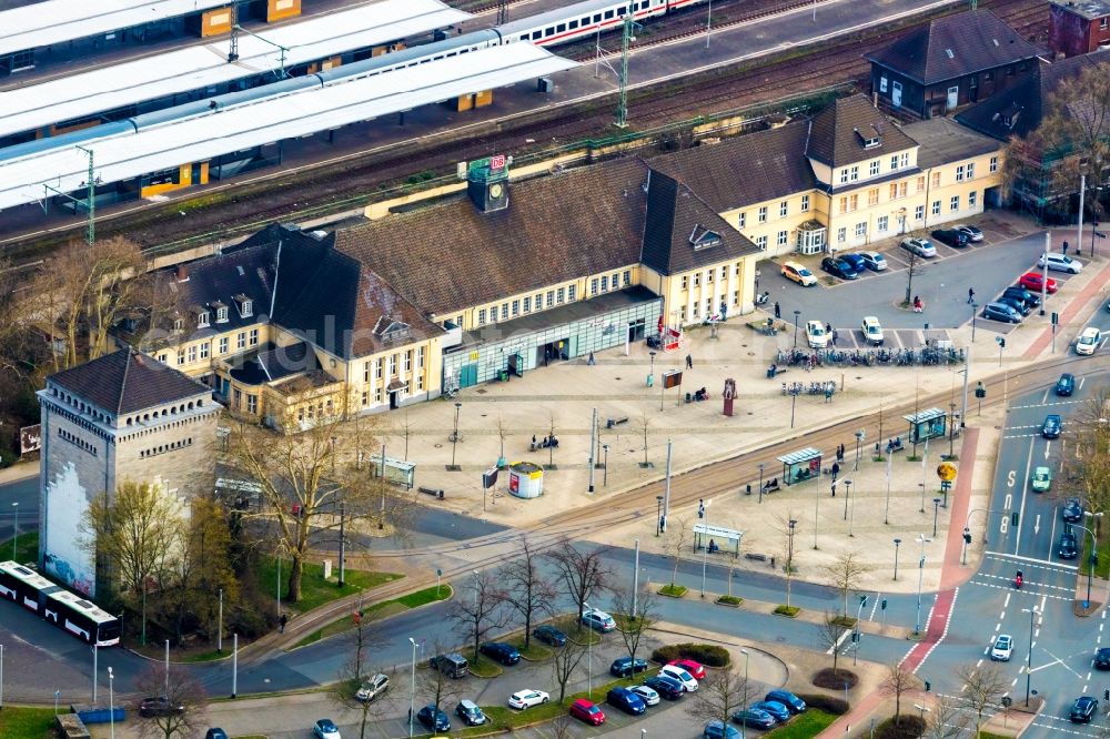 Aerial photograph Wanne-Eickel - Track progress and building of the main station of the railway in Wanne-Eickel in the state North Rhine-Westphalia, Germany