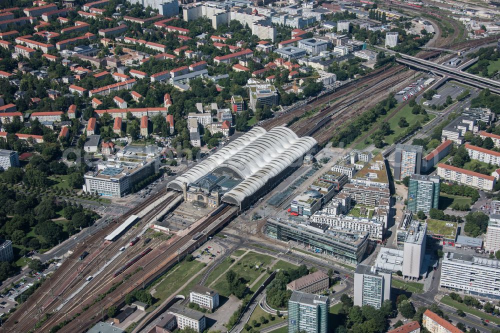 Aerial image Dresden - Track progress and building of the main station of the railway in Dresden in the state Saxony, Germany