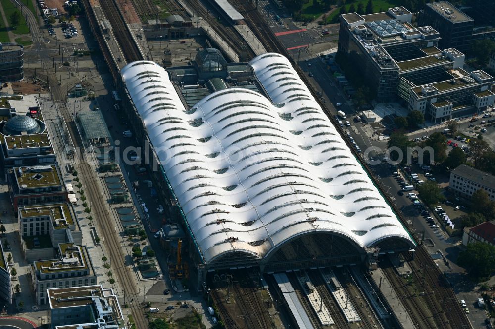 Dresden from the bird's eye view: Track progress and building of the main station of the railway in Dresden in the state Saxony, Germany