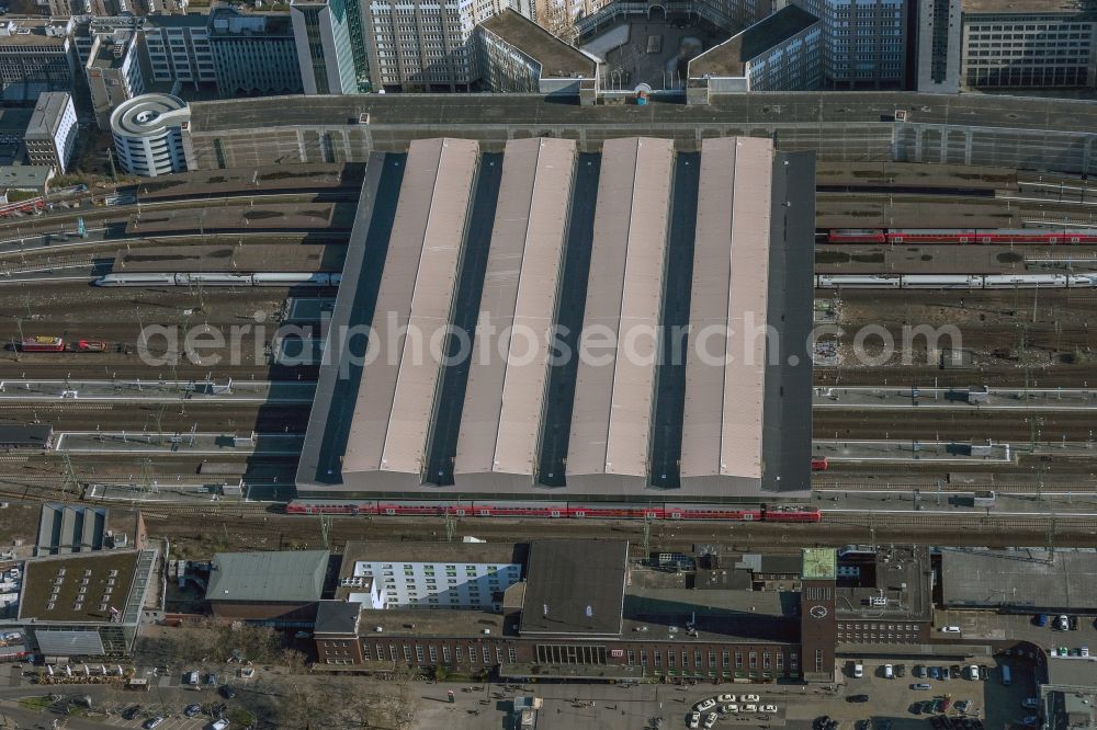 Düsseldorf from above - View onto the Central Station of Dusseldorf in the state North Rhine-Westphalia. The Düsseldorf Central Station is located between the station forecourts Konrad-Adenauer-Platz and Bertha-von Suttner-Platz