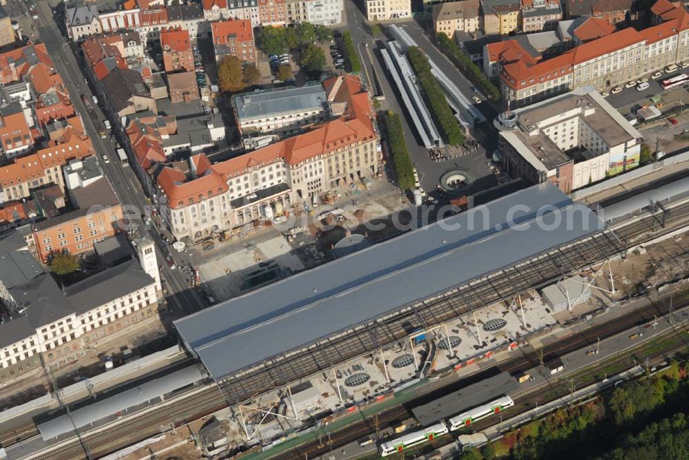 Erfurt from the bird's eye view: Blick auf den Hauptbahnhof. Die Stadt ist ein wichtiger Eisenbahnknotenpunkt in der Mitte Deutschlands.