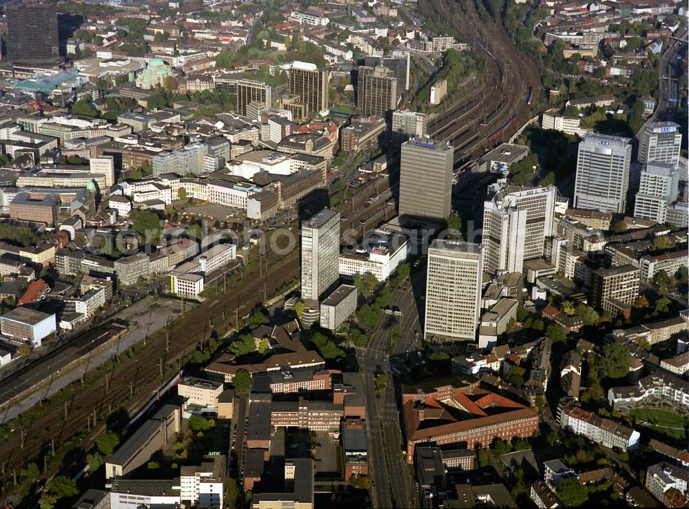 Essen from above - The central railway station of Essen and the motor way A 40 ( Ruhrschnellweg )