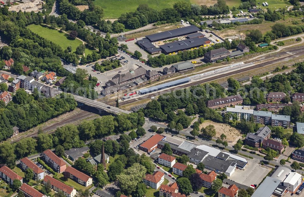 Aerial image Flensburg - Rail course and building of the central station in Flensburg in the federal state Schleswig-Holstein, Germany