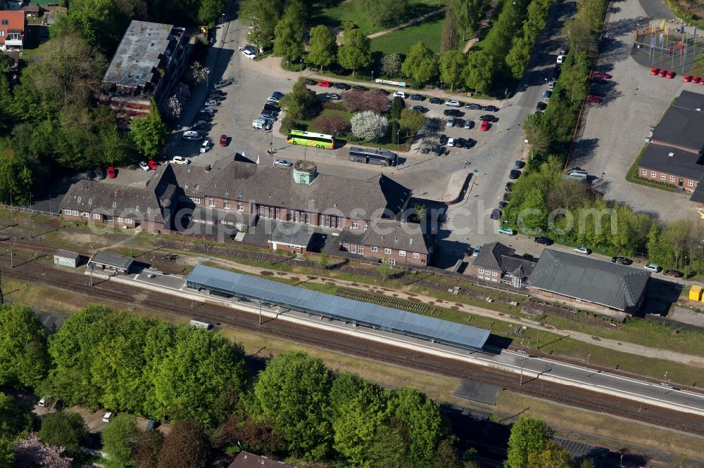 Aerial image Flensburg - Rail course and building of the central station in Flensburg in the federal state Schleswig-Holstein, Germany