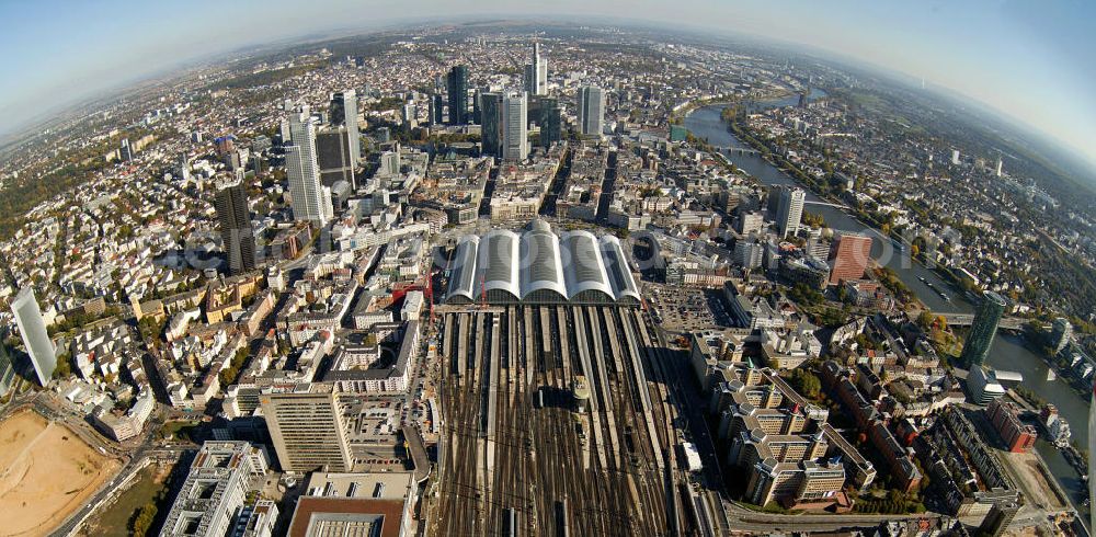 Aerial photograph Frankfurt am Main - Fish Eye- Blick auf die Innenstadt mit dem Stadtzentrum am Frankfurter Hauptbahnhof, dem größten Kopfbahnhof der Deutschen Bahn. View of the Frankfurt Central Station, the largest terminal station of the Deutsche Bahn.