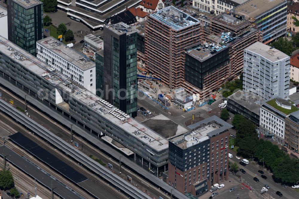 Aerial image Freiburg im Breisgau - Track progress and building of the main station Freiburg (Breisgau) Hbf of the railway in the district Zentrum in Freiburg im Breisgau in the state Baden-Wurttemberg, Germany