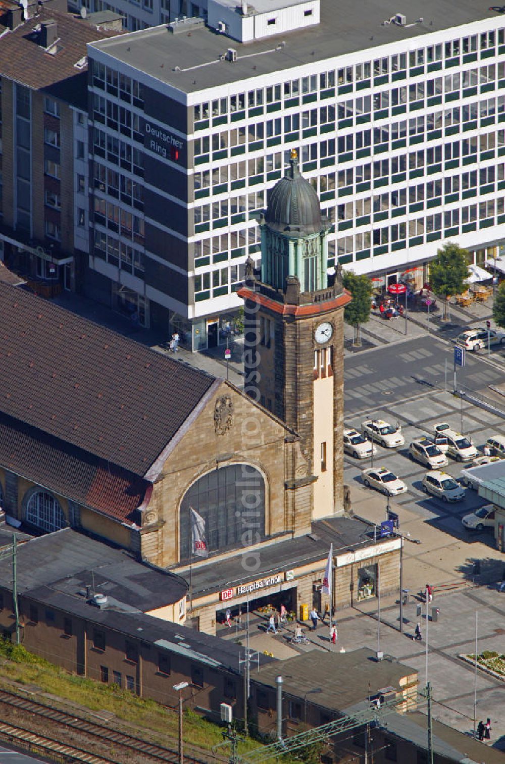 Aerial image Hagen - Blick auf den Hauptbahnhof in Hagen im Ruhrgebiet. View to the central railway station in Hagen in the Ruhr area.