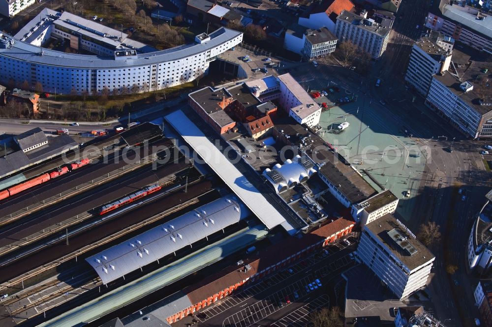 Aerial image Kassel - Track progress and building of the main station Kassel of the railway in the district Mitte in Kassel in the state Hesse, Germany