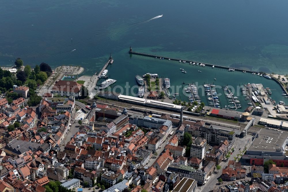 Aerial image Konstanz - Track progress and building of the main station of the railway on Konstanz Hafen in Konstanz in the state Baden-Wuerttemberg, Germany