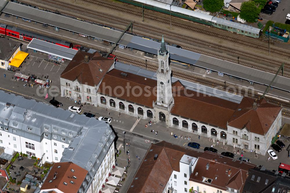 Konstanz from the bird's eye view: Track layout and building of the main train station at Konstanz Hafen in the district Altstadt in Konstanz on Lake Constance in the state Baden-Wurttemberg, Germany