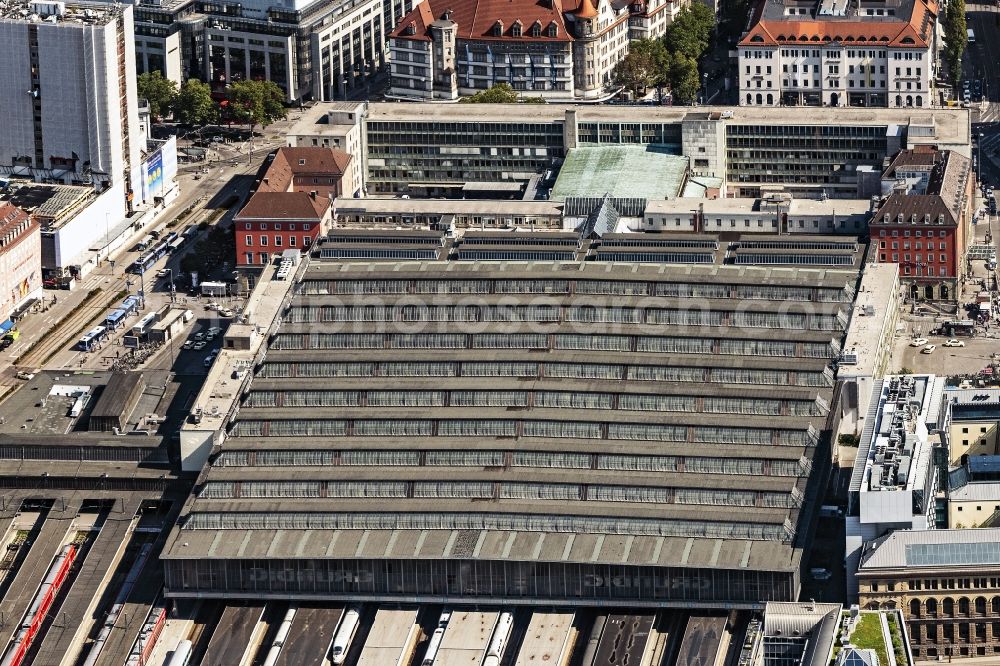 Aerial photograph München - Track progress and building of the main station of the railway Muenchen in Munich in the state Bavaria, Germany