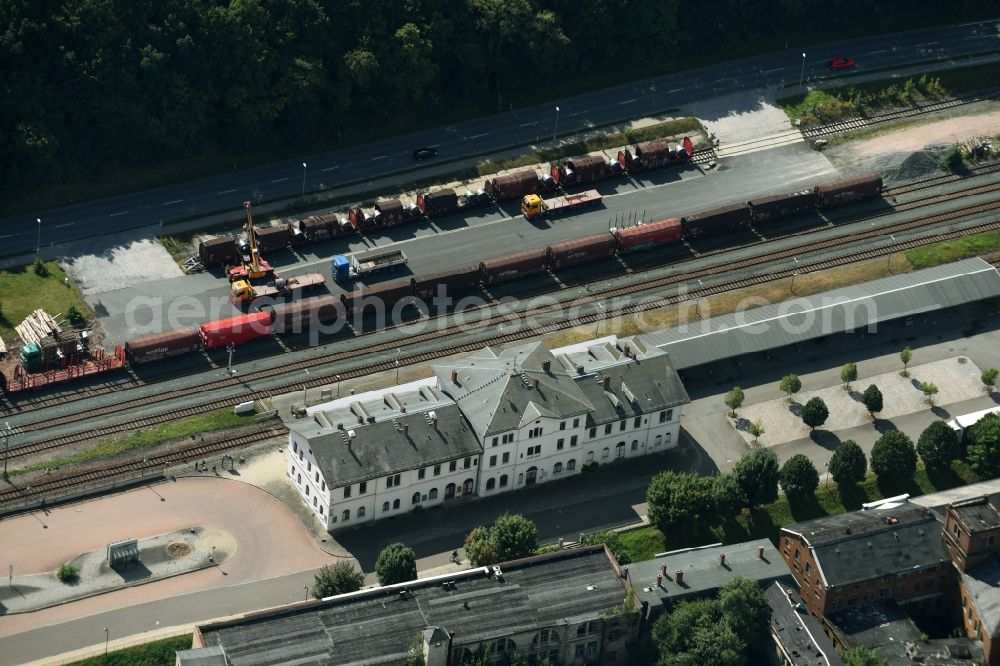 Aerial image Oelsnitz/Vogtl. - Track progress and building of the main station of the railway in Oelsnitz/Vogtl. in the state of Saxony